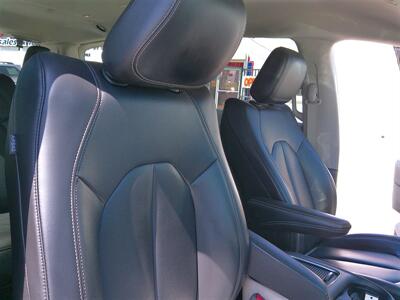 2023 Chrysler Pacifica Touring L   - Photo 17 - Tucson, AZ 85716