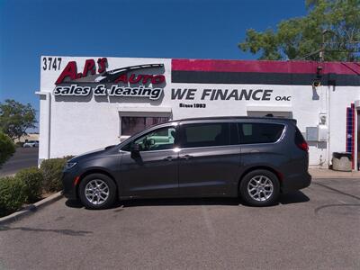 2023 Chrysler Pacifica Touring L   - Photo 6 - Tucson, AZ 85716