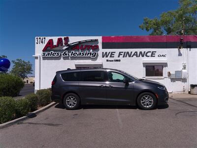 2023 Chrysler Pacifica Touring L   - Photo 4 - Tucson, AZ 85716