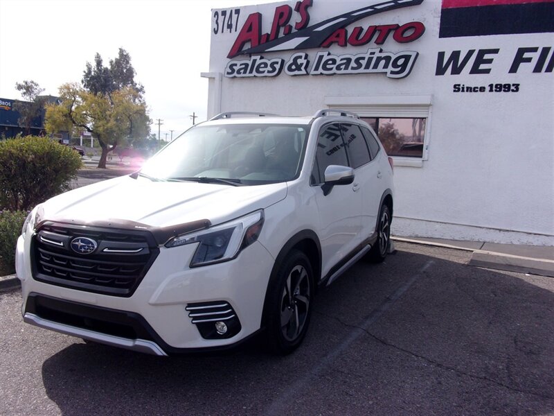 2022 Subaru Forester Touring photo 2