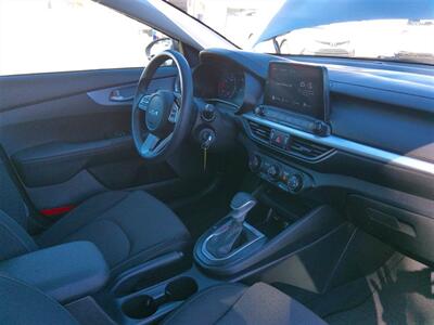 2024 Kia Forte LX   - Photo 15 - Tucson, AZ 85716