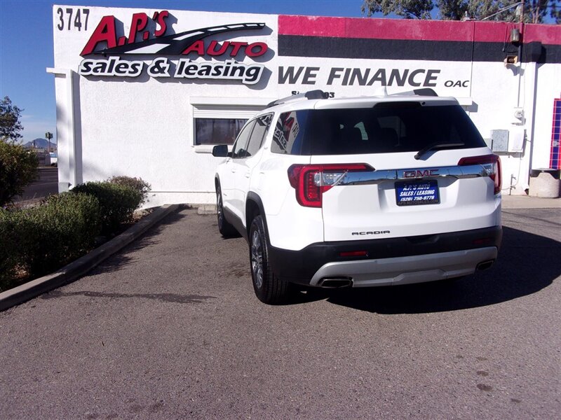 2023 GMC Acadia SLT photo 11