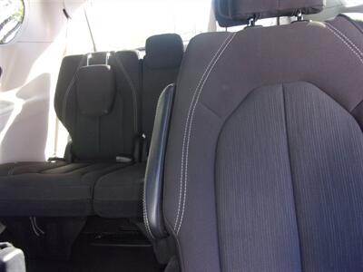 2024 Chrysler Pacifica Plug-In Hybrid Select   - Photo 13 - Tucson, AZ 85716