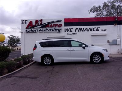 2024 Chrysler Pacifica Plug-In Hybrid Select   - Photo 3 - Tucson, AZ 85716