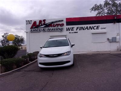 2024 Chrysler Pacifica Plug-In Hybrid Select   - Photo 2 - Tucson, AZ 85716