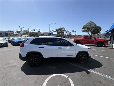 2017 Jeep Cherokee Sport Altitude - Photo 7 -