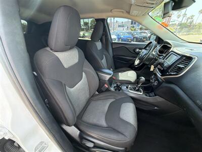 2017 Jeep Cherokee Sport Altitude - Photo 13 -