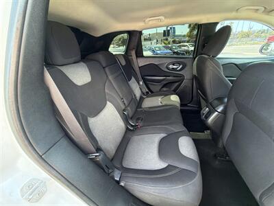 2017 Jeep Cherokee Sport Altitude - Photo 14 -