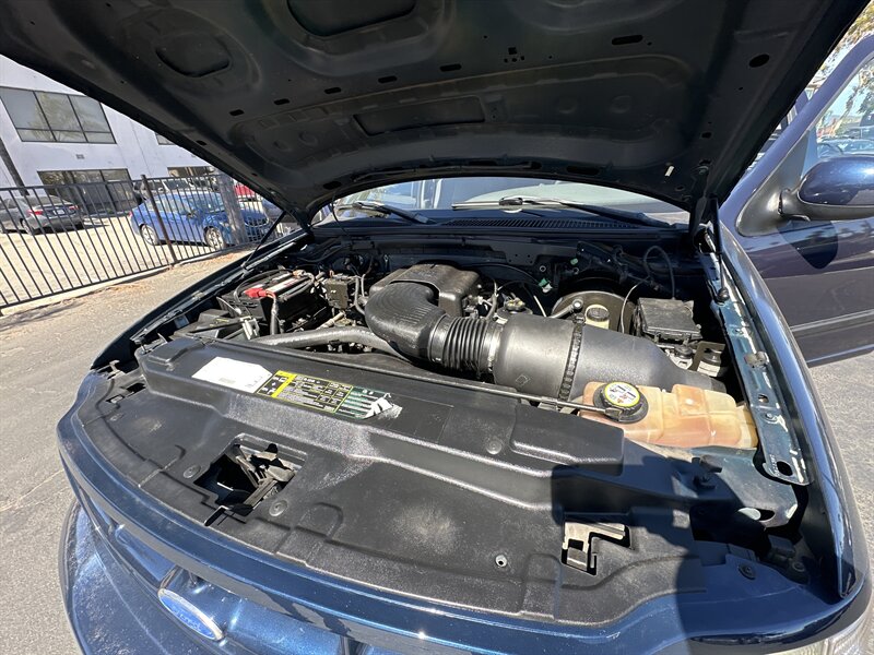 2003 Ford F-150 XLT photo 14