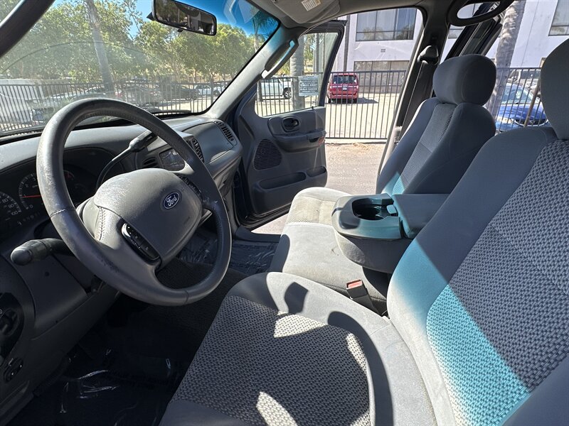 2003 Ford F-150 XLT photo 12