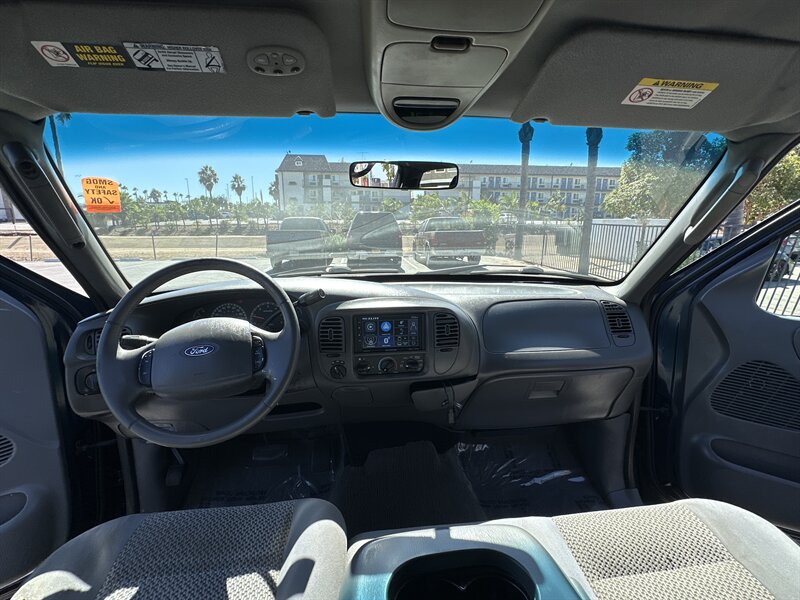 2003 Ford F-150 XLT photo 13