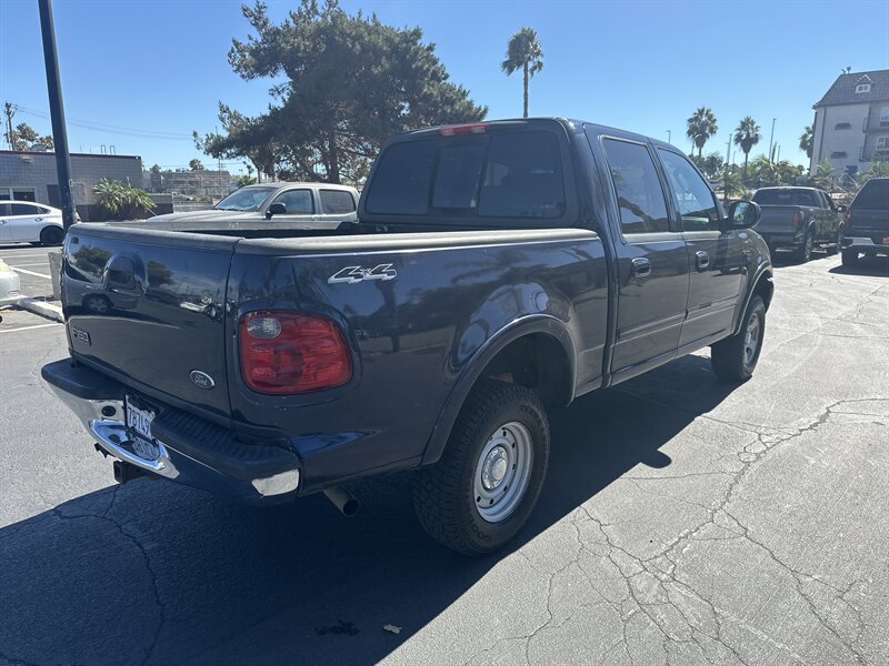 2003 Ford F-150 XLT photo 5