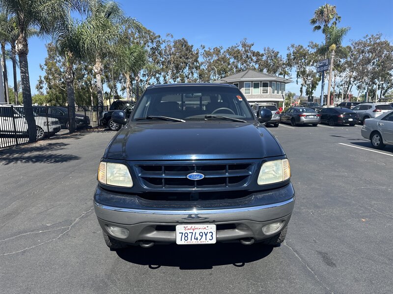 2003 Ford F-150 XLT photo 2