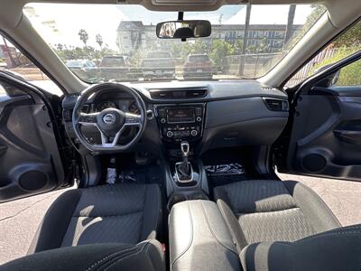 2018 Nissan Rogue SV   - Photo 15 - National City, CA 91950