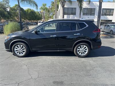 2018 Nissan Rogue SV   - Photo 8 - National City, CA 91950