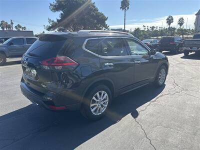 2018 Nissan Rogue SV   - Photo 5 - National City, CA 91950