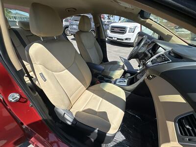 2012 Hyundai ELANTRA GLS   - Photo 7 - National City, CA 91950