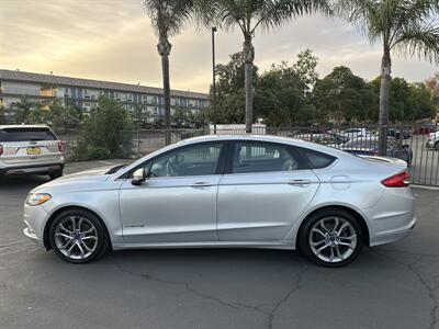 2017 Ford Fusion Hybrid SE - Photo 8 -