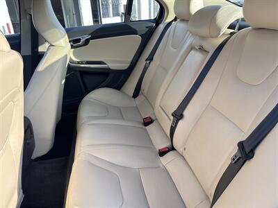 2016 Volvo S60 T5 Drive-E Premier   - Photo 9 - 