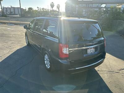 2014 Chrysler Town & Country Touring - Photo 7 -