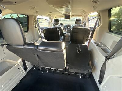 2014 Chrysler Town & Country Touring - Photo 13 -