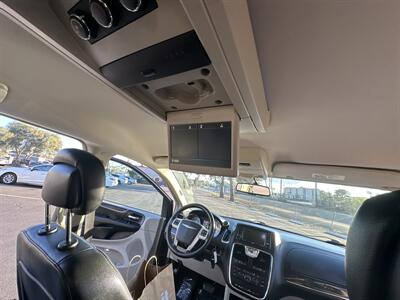 2014 Chrysler Town & Country Touring - Photo 12 -