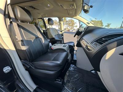 2014 Chrysler Town & Country Touring - Photo 9 -