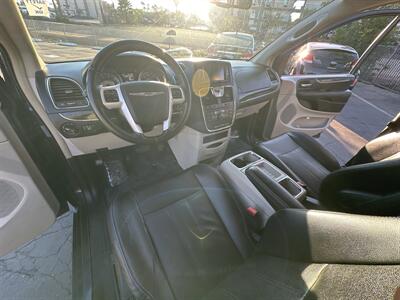 2014 Chrysler Town & Country Touring - Photo 15 -