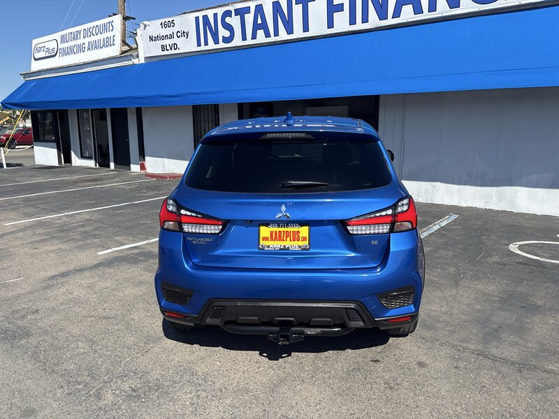 2020 Mitsubishi Outlander Sport SE photo 3