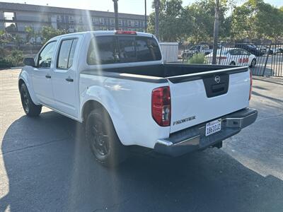 2018 Nissan Frontier SV   - Photo 6 - National City, CA 91950