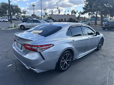 2019 Toyota Camry SE - Photo 5 -