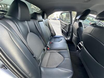 2019 Toyota Camry SE - Photo 10 -