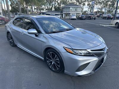 2019 Toyota Camry SE - Photo 3 -