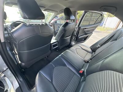 2019 Toyota Camry SE - Photo 12 -