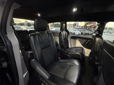 2019 Dodge Grand Caravan SXT - Photo 14 - National City, CA 91950