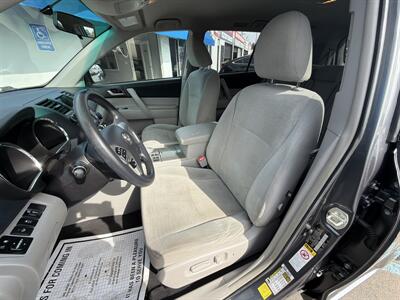 2013 Toyota Highlander Plus   - Photo 10 - National City, CA 91950