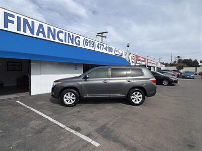 2013 Toyota Highlander Plus   - Photo 2 - National City, CA 91950