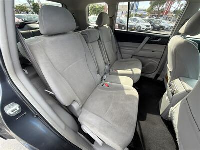 2013 Toyota Highlander Plus   - Photo 14 - National City, CA 91950