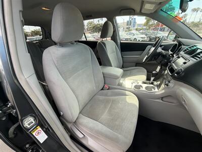 2013 Toyota Highlander Plus   - Photo 13 - National City, CA 91950