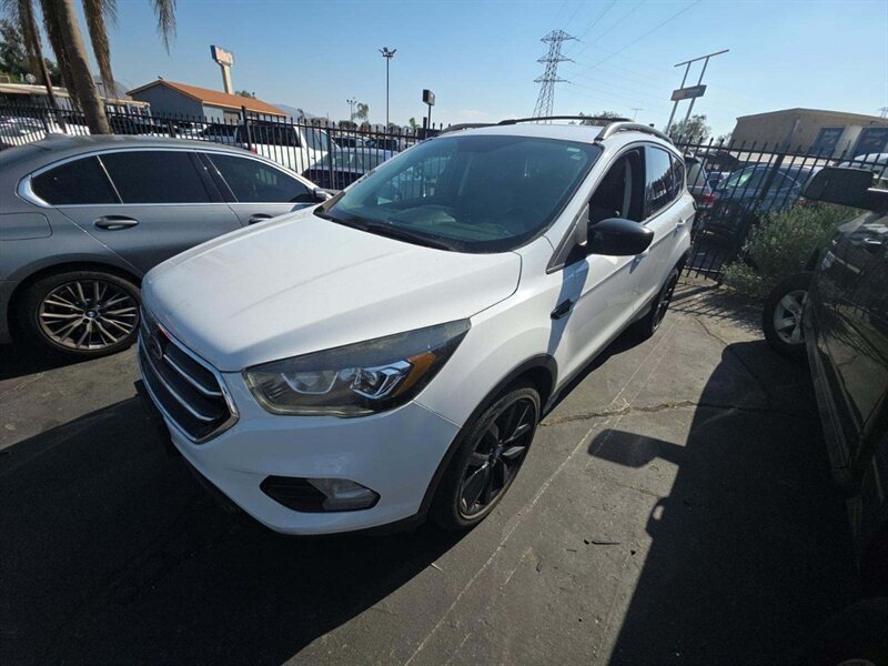 2018 Ford Escape SE - Photo 1 -