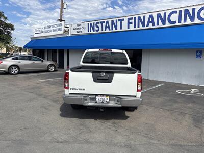 2018 Nissan Frontier S   - Photo 4 - 
