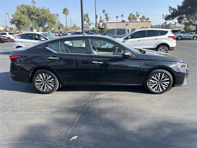 2025 Nissan Altima 2.5 SV   - Photo 4 - 