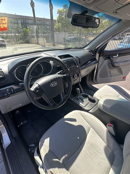 2013 Kia Sorento LX - Photo 12