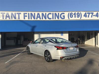 2021 Nissan Altima 2.5 SV - Photo 3 -