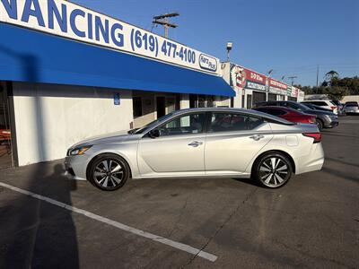 2021 Nissan Altima 2.5 SV - Photo 2 -