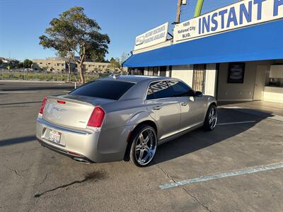 2015 Chrysler 300 Series Limited   - Photo 5 - 