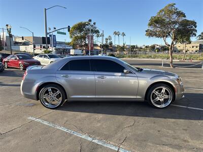 2015 Chrysler 300 Series Limited   - Photo 6 - 