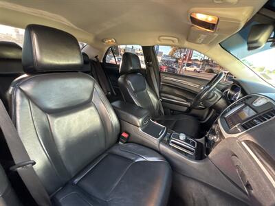 2015 Chrysler 300 Series Limited   - Photo 12 - 
