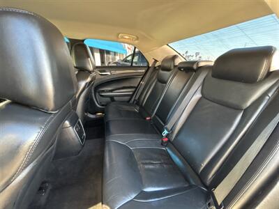 2015 Chrysler 300 Series Limited   - Photo 11 - 