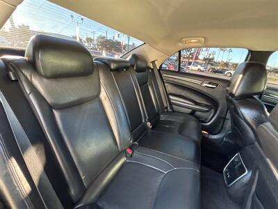 2015 Chrysler 300 Series Limited   - Photo 13 - 
